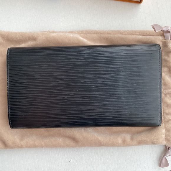 EUC LOUIS VUITTON Black Epi Sarah Wallet Vintage (CA1906) - Picture 3 of 16